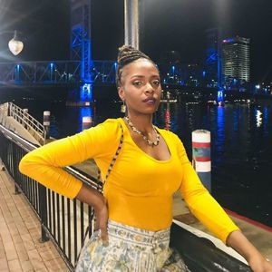 Meet your Posher, Maria